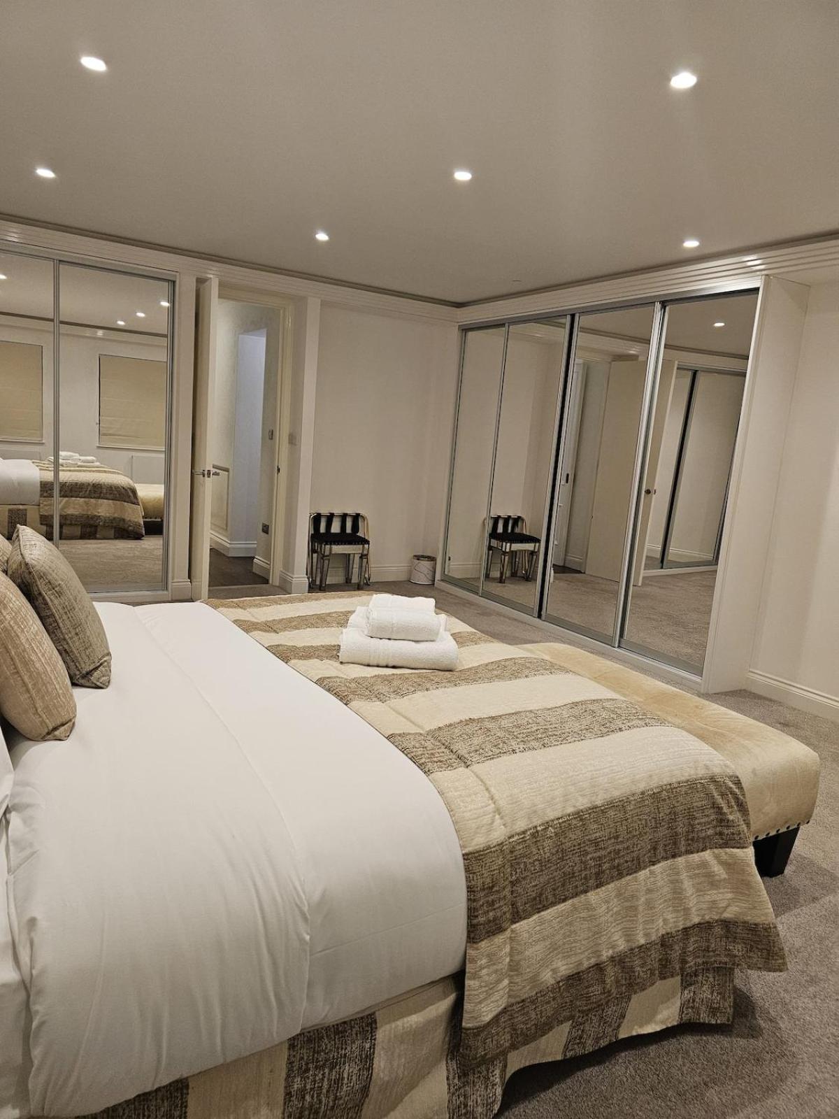 Care London- Elegant & Central, Sloane Avenue, Chelsea Ferienhaus