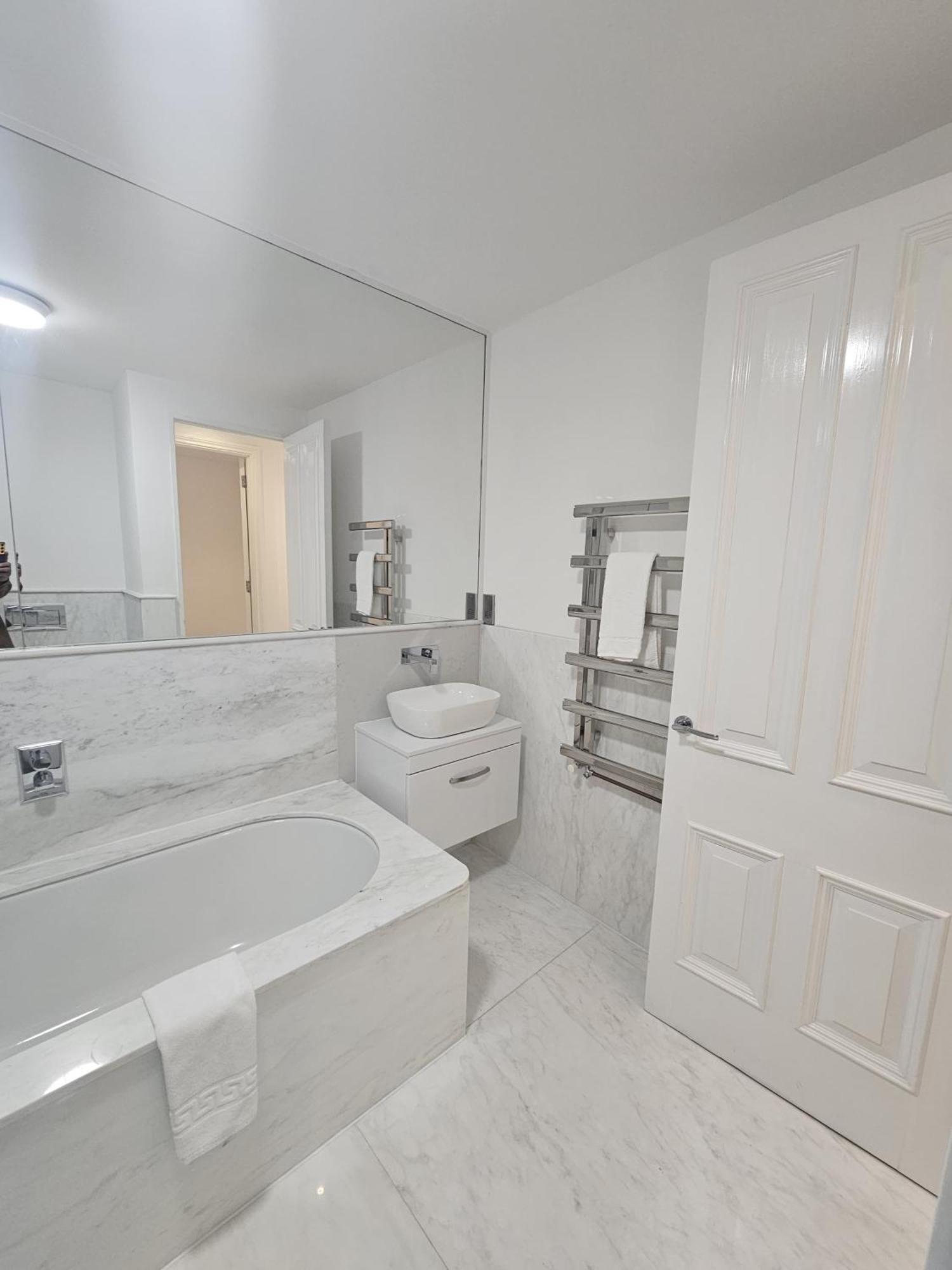 Care London- Elegant & Central, Sloane Avenue, Chelsea Ferienhaus