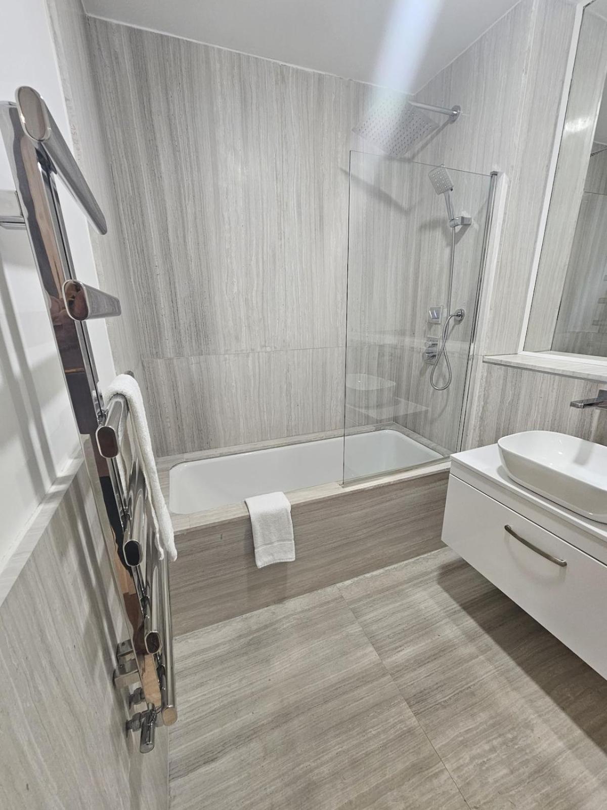 Care London- Elegant & Central, Sloane Avenue, Chelsea Ferienhaus